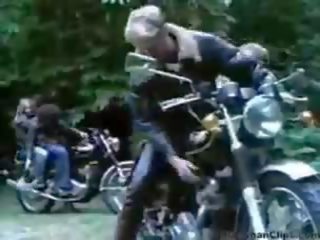 Allemand bikerchicks sexy millésime allemand ggg spritzen goo filles