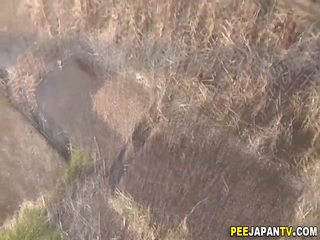 Watched aziāti urinating