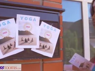 Forme pièces adulte film yoga pour grand seins asiatique lesbienne: adulte agrafe af