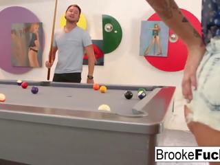 Brooke vaidina žavus billiards su vans kiaušai: nemokamai suaugusieji klipas 39