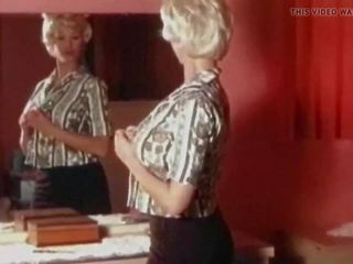 Que sera sera -vintage 60s krūtinga blondinė undresses: seksas 66
